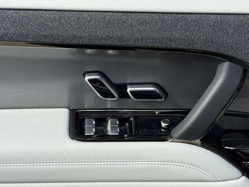 New 2026 Land Rover Range Rover Sport SE image 15
