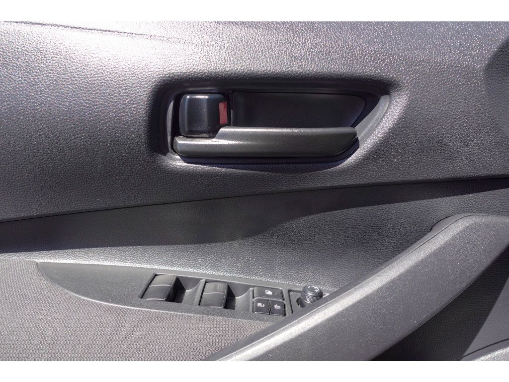 Certified 2025 Toyota Corolla LE FWD image 11