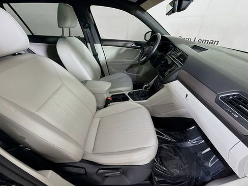 Used 2023 Volkswagen Tiguan SE R-Line image 26