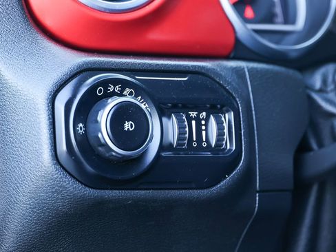 Used 2020 Jeep Wrangler Rubicon w/ LED Lighting Group image 25