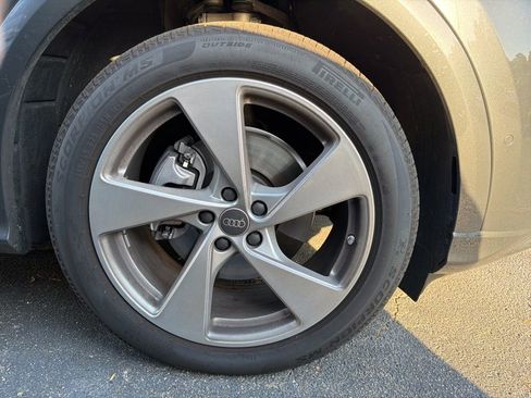 Used 2025 Audi Q5 Prestige image 11