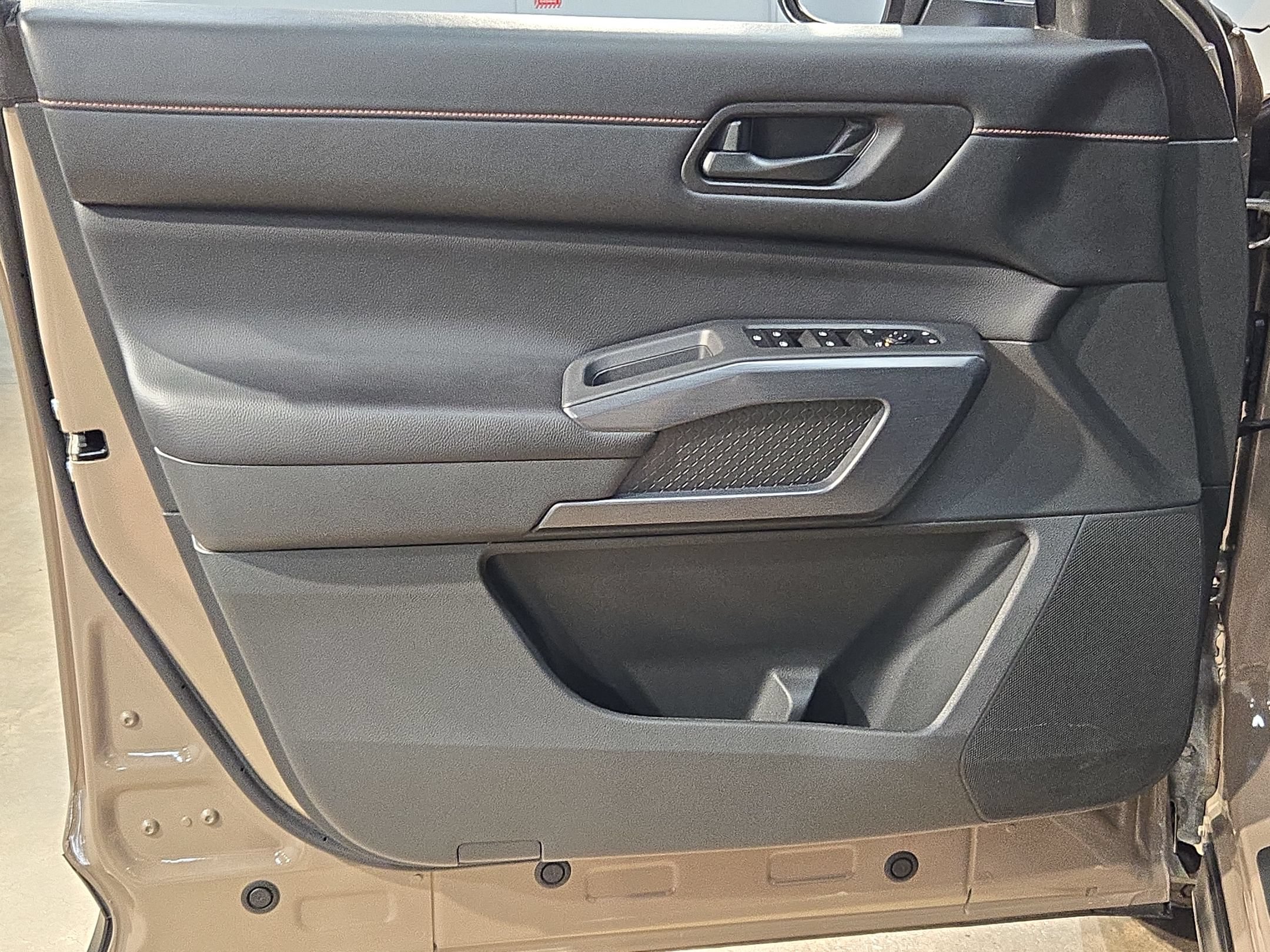 Used 2025 Nissan Pathfinder Rock Creek AWD/4WD image 20