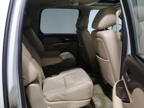 Used 2014 GMC Yukon XL Denali AWD/4WD image 21