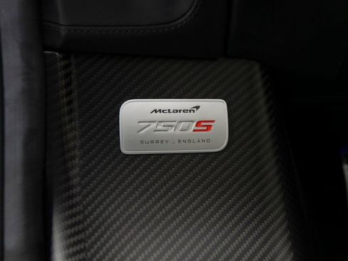 Used 2024 McLaren 750S Spider RWD image 32