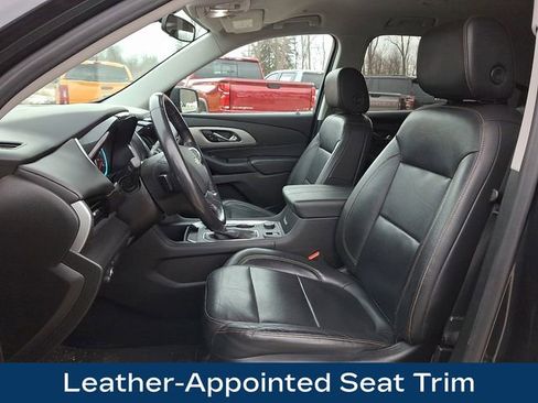 Used 2021 Chevrolet Traverse LT image 18