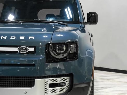 Used 2021 Land Rover Defender 110 SE AWD/4WD image 41