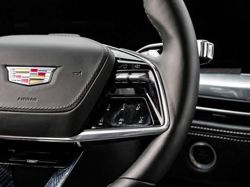 Used 2025 Cadillac Escalade V image 15