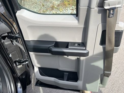 Used 2017 Ford F150 XL w/ Equipment Group 101A Mid image 16