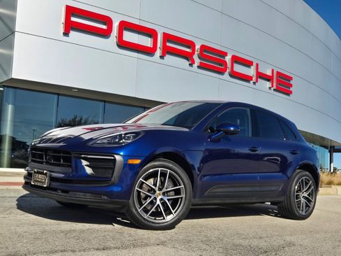 Used 2024 Porsche Macan image 1