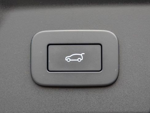 Used 2025 Land Rover Range Rover Velar S AWD/4WD image 41