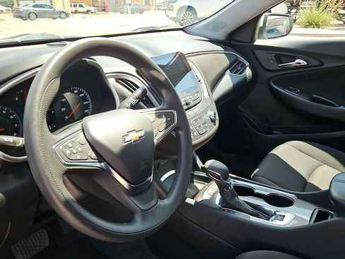 Used 2025 Chevrolet Malibu LT FWD image 10