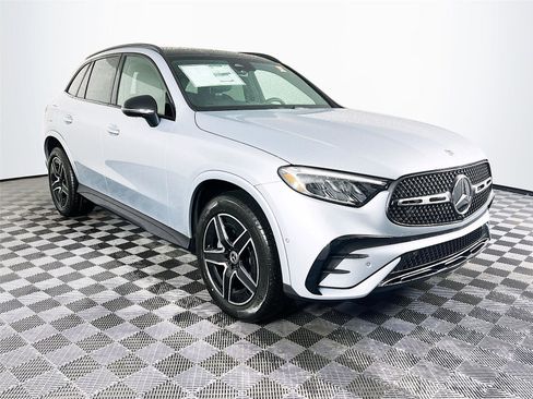 Used 2025 Mercedes-Benz GLC 300 GLC 300 image 8