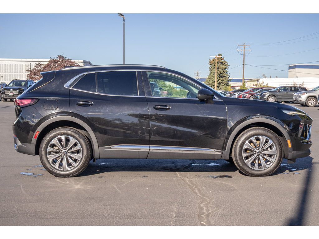 Used 2024 Buick Envision Preferred AWD/4WD image 2