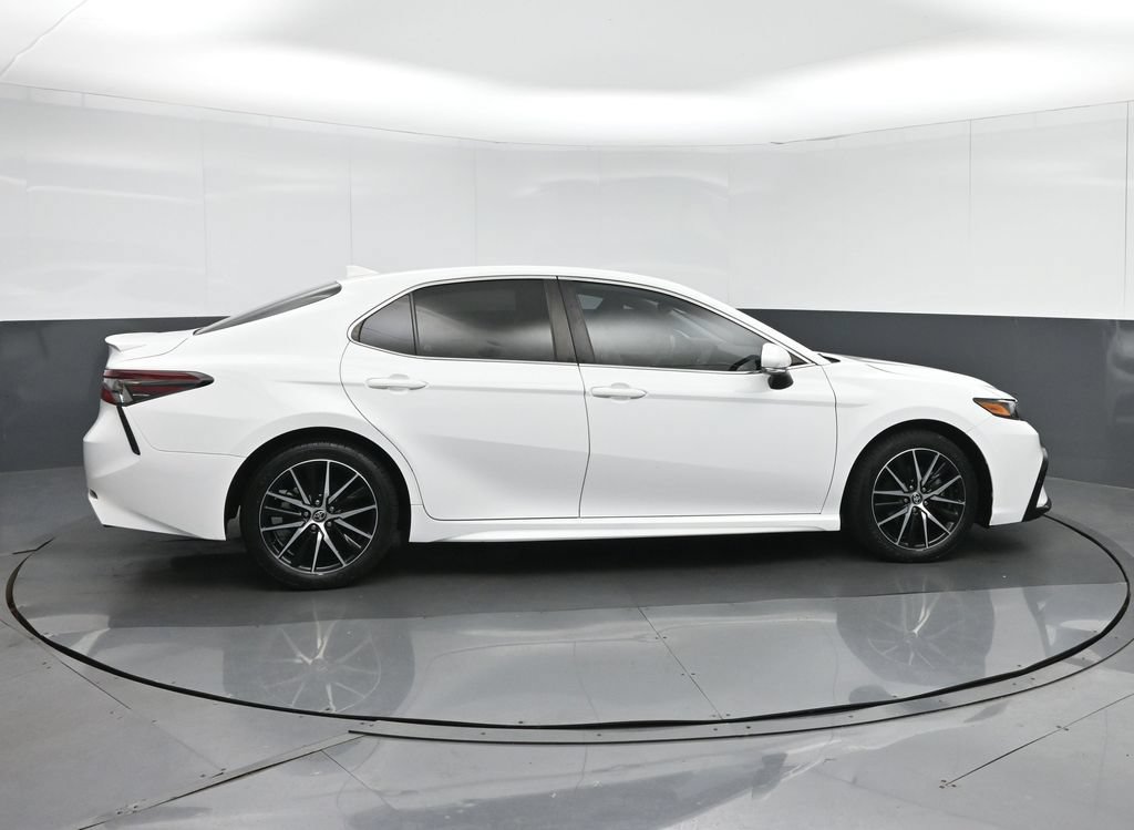 Used 2023 Toyota Camry SE FWD image 8