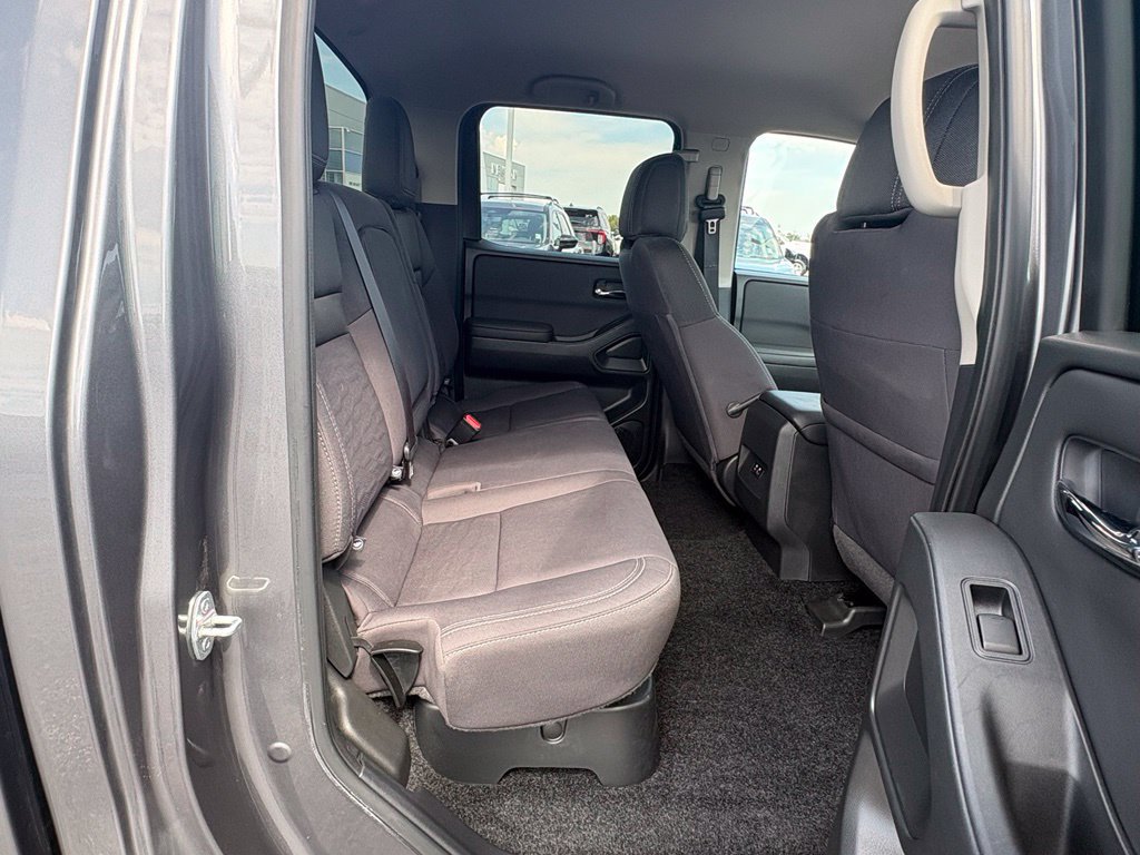 Used 2024 Nissan Frontier SV w/ Technology Package RWD image 17