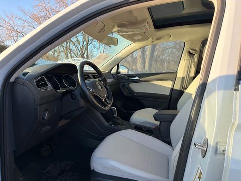 Used 2018 Volkswagen Tiguan SEL image 5