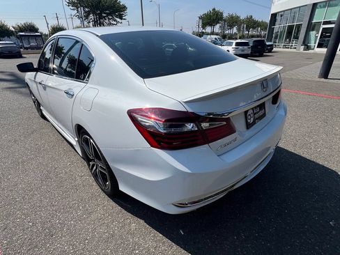 Used 2016 Honda Accord Sport image 9