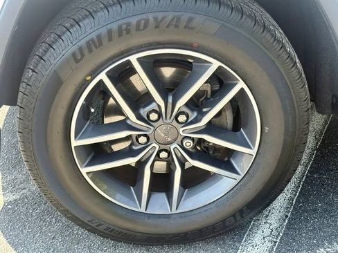 Used 2019 Jeep Grand Cherokee Limited AWD/4WD image 32