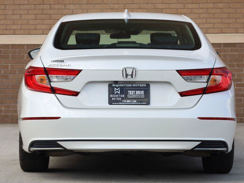 Used 2019 Honda Accord EX image 9