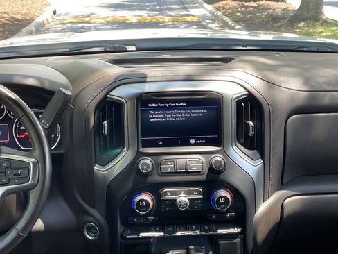 Used 2022 Chevrolet Silverado 1500 LT w/ Z71 Off-Road Package AWD/4WD image 14