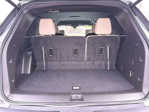 Used 2023 Chevrolet Traverse LT w/ LT Premium Package image 26