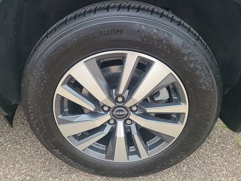 Used 2024 Nissan Pathfinder SL AWD/4WD image 27