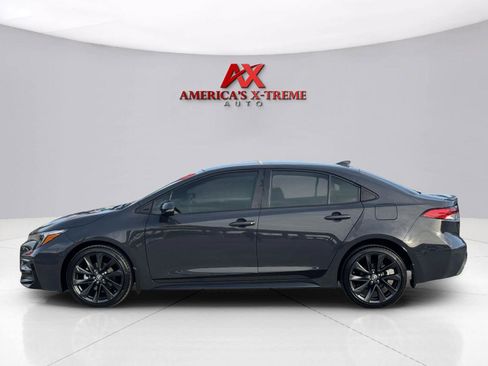 Used 2025 Toyota Corolla SE FWD image 2