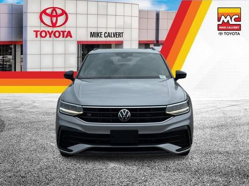 Used 2023 Volkswagen Tiguan SE R-Line FWD image 8