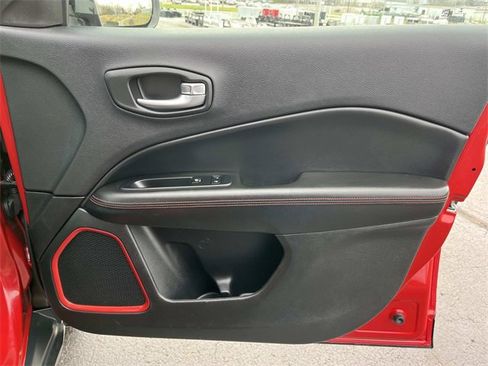 Used 2018 Jeep Compass Trailhawk image 26