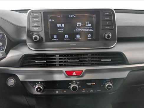 Used 2020 Kia Telluride LX FWD image 30
