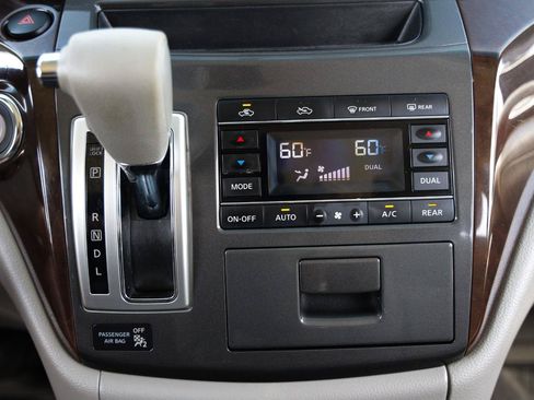 Used 2013 Nissan Quest SV FWD image 33
