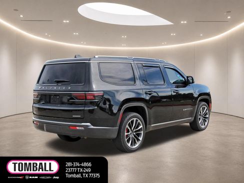 Used 2022 Jeep Wagoneer Series III w/ Premium Group I AWD/4WD image 7