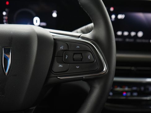 Used 2024 Buick Envista Avenir FWD image 27