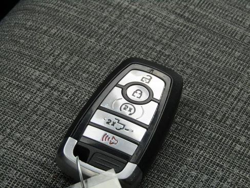 Certified 2022 Ford F150 XLT w/ Equipment Group 302A High image 28