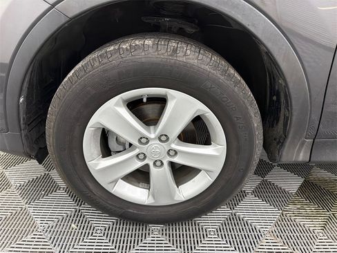 Used 2013 Toyota RAV4 XLE image 12