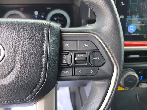 Used 2025 Toyota 4Runner TRD Off-Road Premium AWD/4WD image 29
