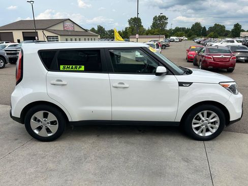Used 2014 Kia Soul FWD image 4