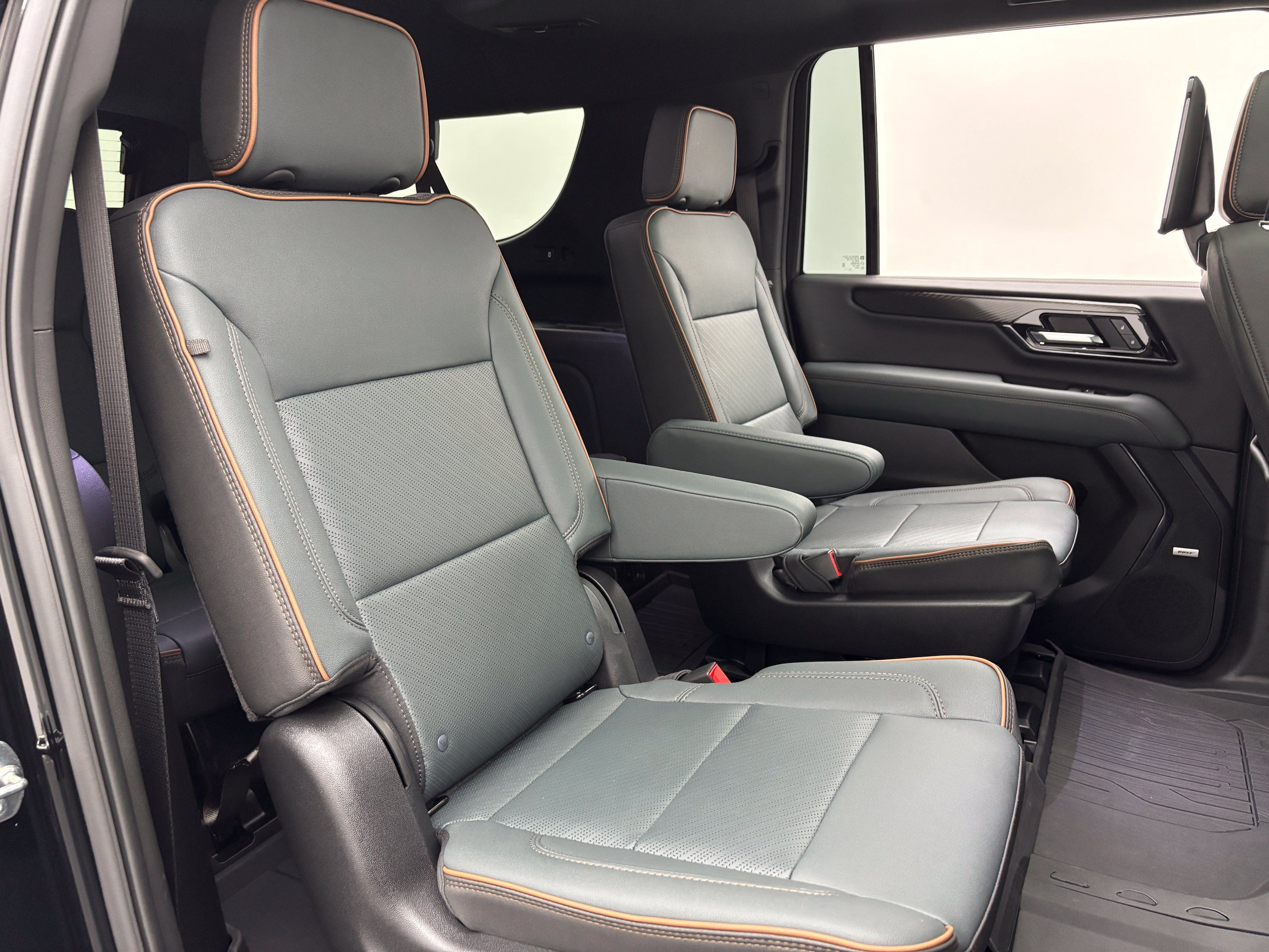 New 2026 GMC Yukon XL AT4 w/ AT4 Premium Plus Package AWD/4WD image 44