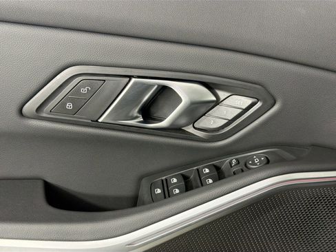 Certified 2025 BMW 330i Sedan w/ Convenience Package image 18