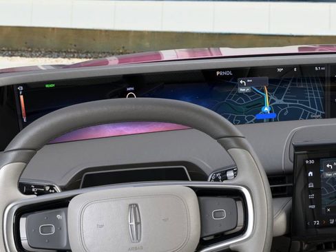 New 2025 Lincoln Nautilus Premier image 13