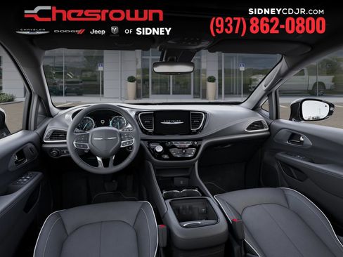 New 2026 Chrysler Pacifica Limited image 14