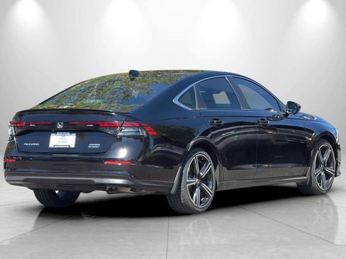 Used 2024 Honda Accord Sport image 2