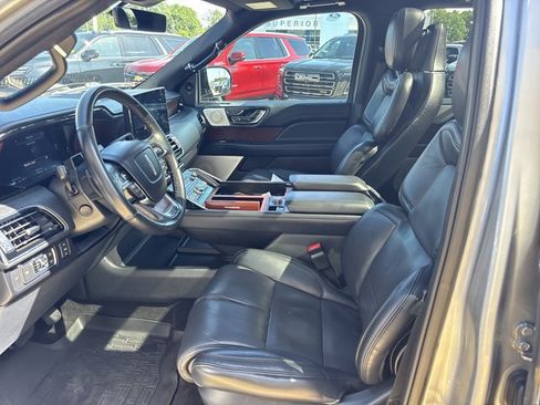 Used 2023 Lincoln Navigator Reserve AWD/4WD image 15