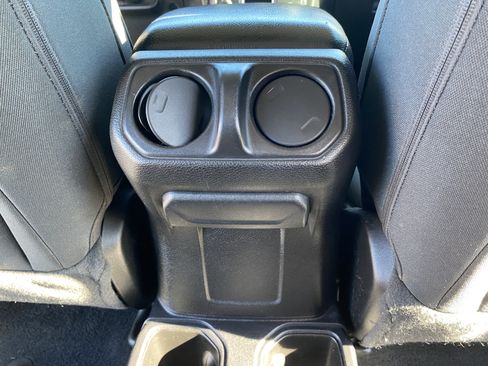 Used 2020 Jeep Wrangler Unlimited Sport AWD/4WD image 28