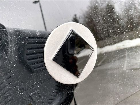 New 2026 Land Rover Defender 110 image 9