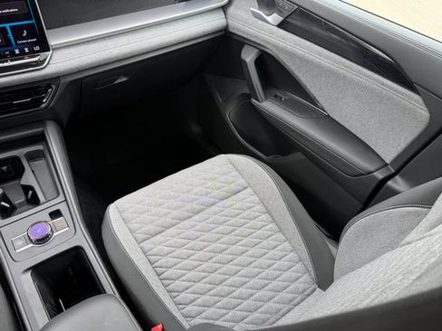 Used 2025 Volkswagen Tiguan S FWD image 25