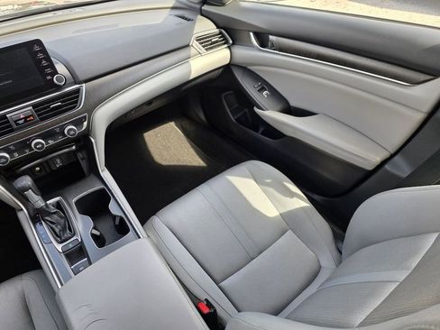 Used 2018 Honda Accord EX image 14