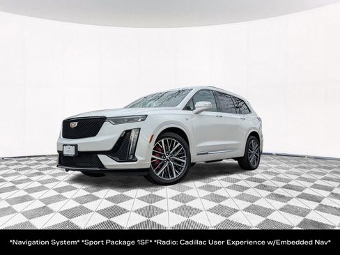 Used 2024 Cadillac XT6 Sport w/ Technology Package AWD/4WD image 2
