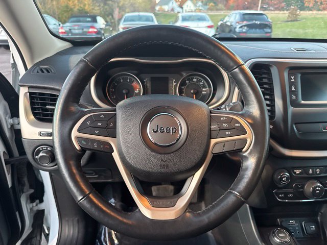 Used 2016 Jeep Cherokee Sport w/ Cold Weather Group AWD/4WD image 23