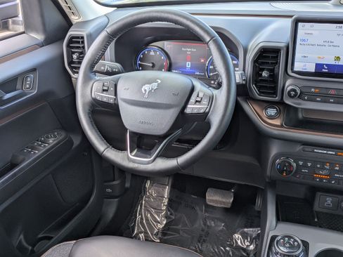 Used 2022 Ford Bronco Sport Outer Banks w/ Tech Package AWD/4WD image 15